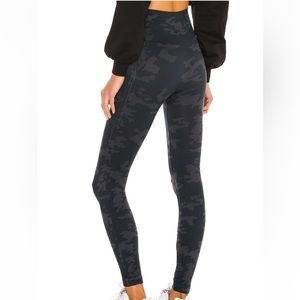 Camo leggings